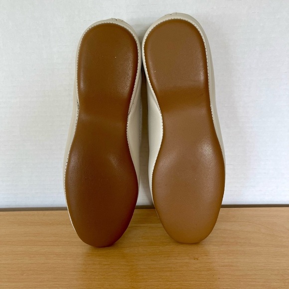Daniel Green women’s leather loafers, never worn and light cream color - Picture 6 of 6